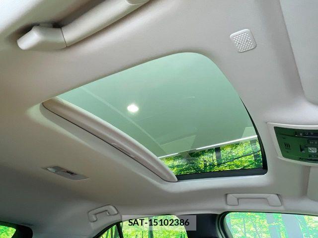 Lexus UX 2021-03 8131071-2