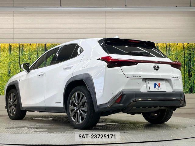 Lexus UX 2019-06 8158717-16