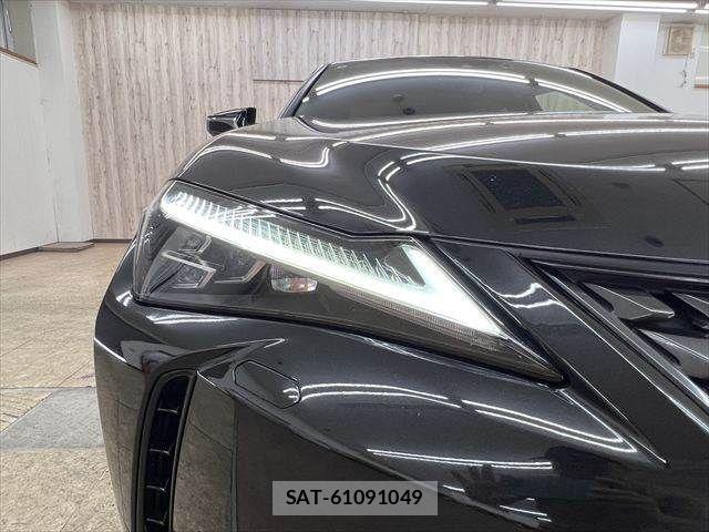 Lexus UX 2019-03 8158718-23