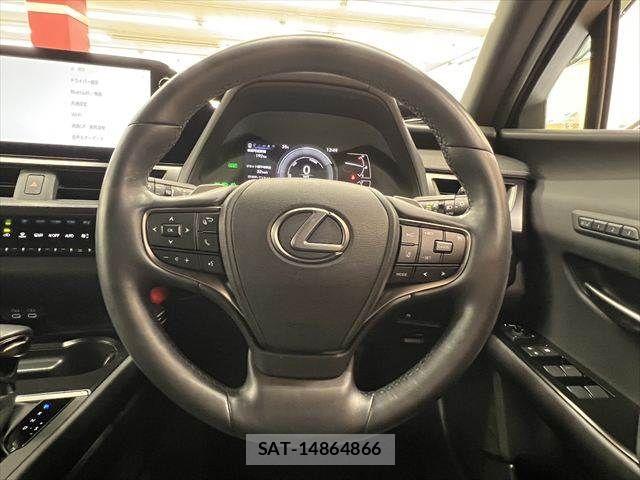 Lexus UX 2023-07 8208474-9