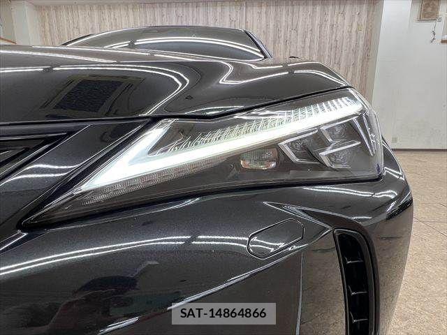 Lexus UX 2023-07 8208474-20