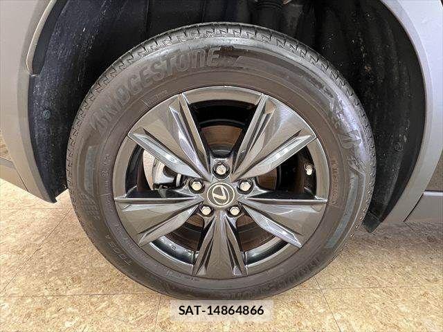 Lexus UX 2023-07 8208474-26
