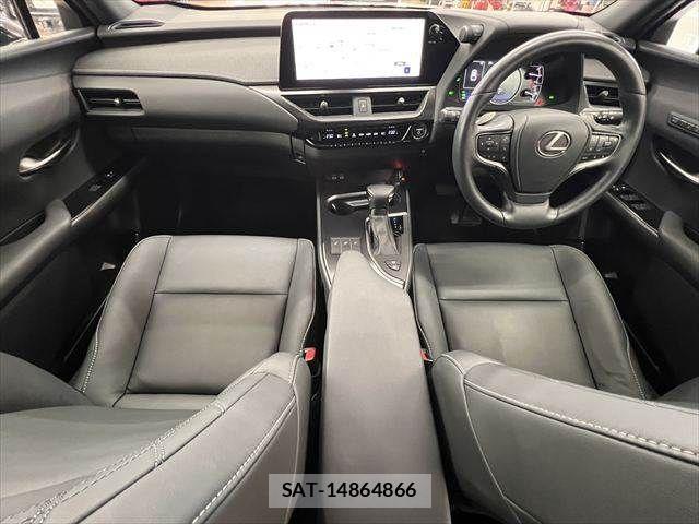 Lexus UX 2023-07 8208474-2
