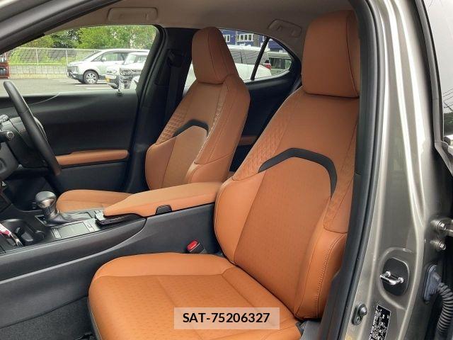 Lexus UX 2019-07 8208476-10