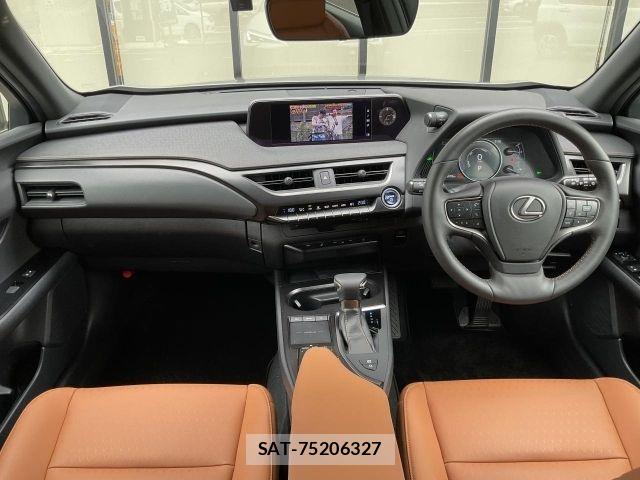 Lexus UX 2019-07 8208476-1