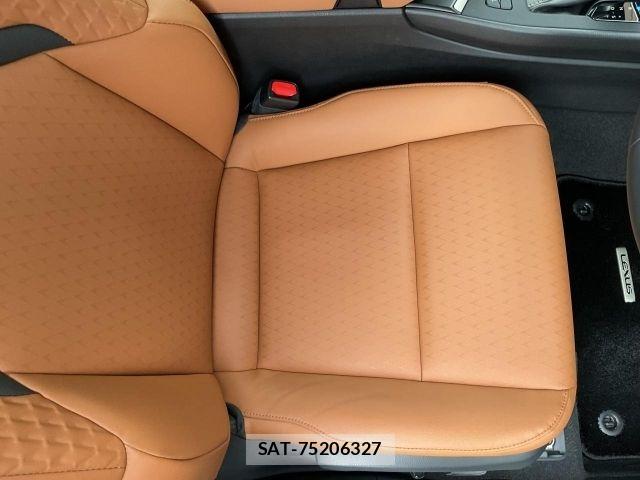 Lexus UX 2019-07 8208476-20