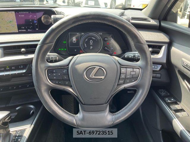 Lexus UX 2019-09 8208477-10