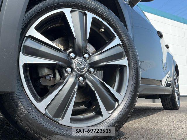 Lexus UX 2019-09 8208477-12
