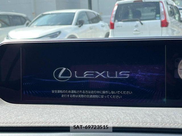 Lexus UX 2019-09 8208477-2