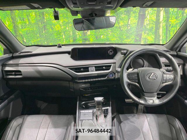 Lexus UX 2019-07 8208478-1