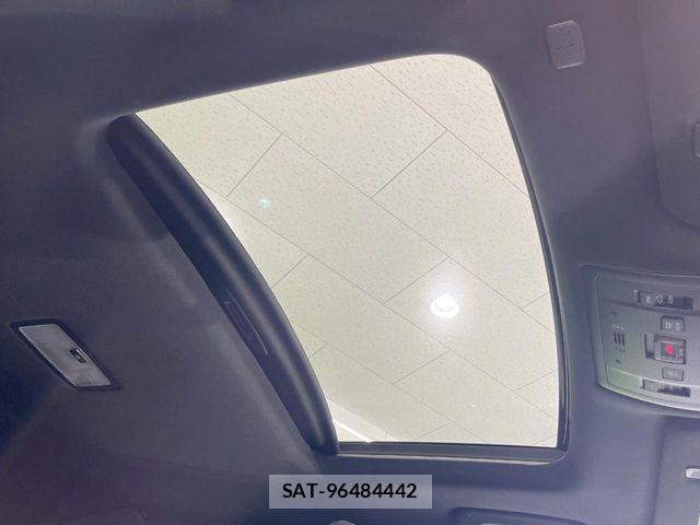 Lexus UX 2019-07 8208478-2