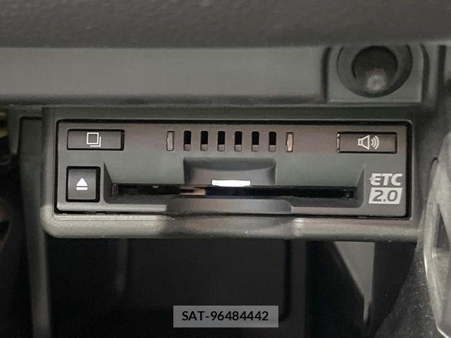 Lexus UX 2019-07 8208478-6