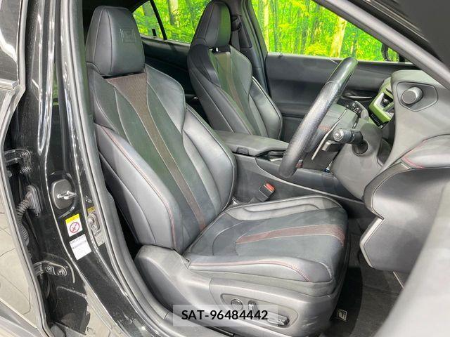 Lexus UX 2019-07 8208478-7