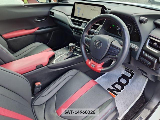 Lexus UX 2024-03 8245780-9