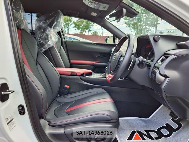 Lexus UX 2024-03 8245780-10