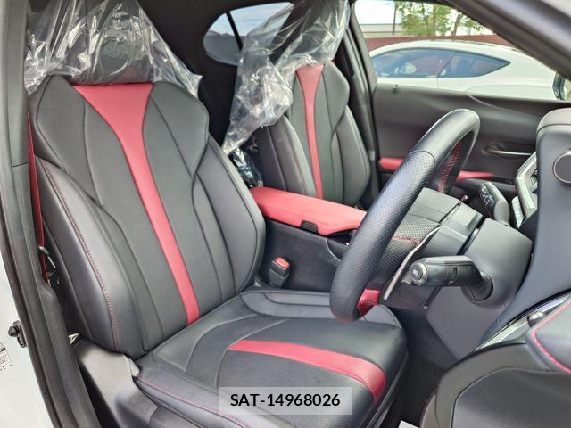 Lexus UX 2024-03 8245780-11