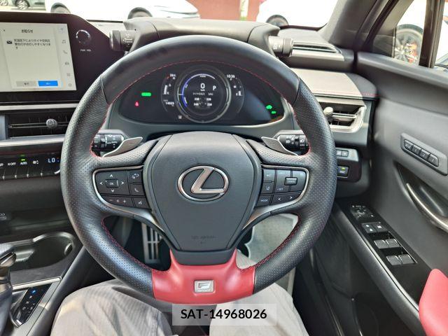 Lexus UX 2024-03 8245780-12