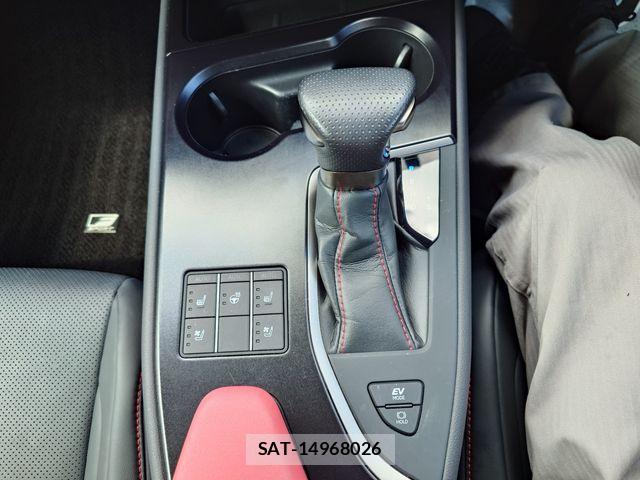 Lexus UX 2024-03 8245780-17