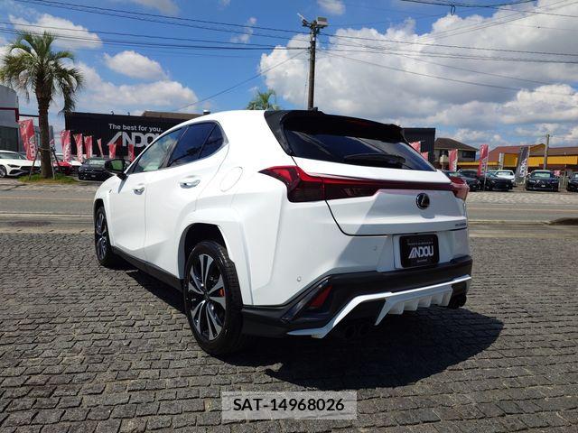 Lexus UX 2024-03 8245780-2