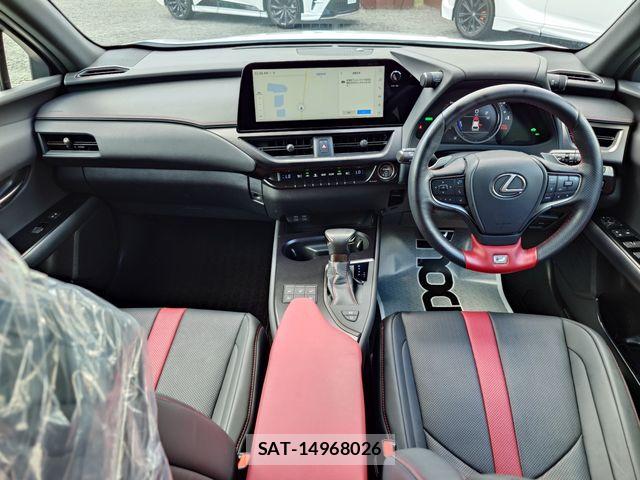 Lexus UX 2024-03 8245780-8