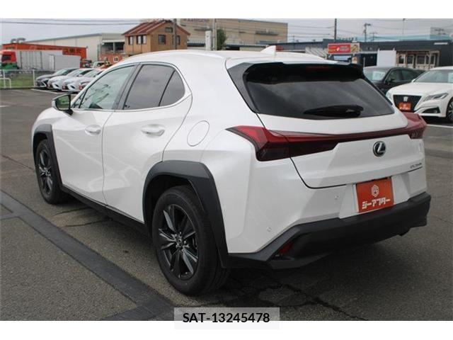 Lexus UX 2023-06 8336630-13