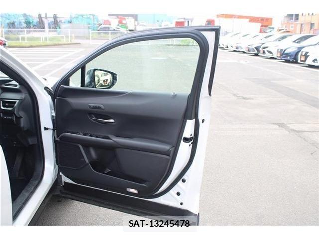 Lexus UX 2023-06 8336630-28