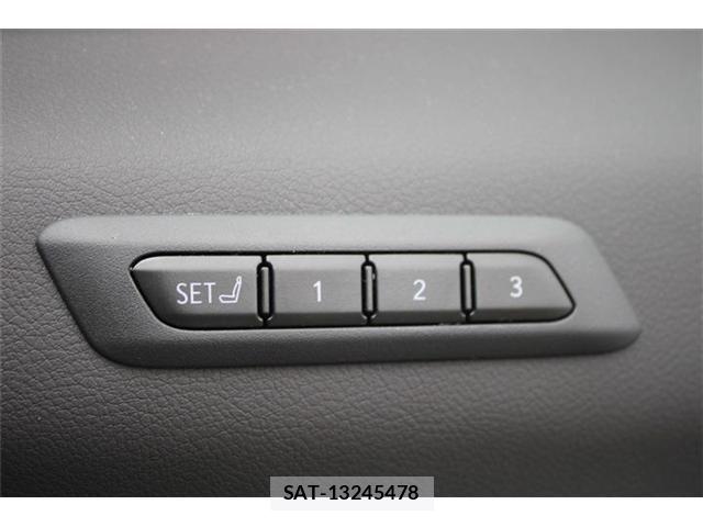 Lexus UX 2023-06 8336630-6