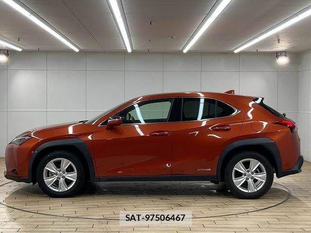 Lexus UX 2019-01 8336633-16