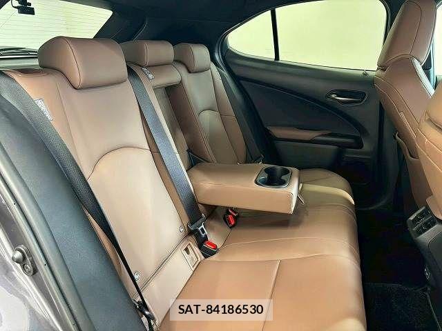 Lexus UX 2023-07 8336625-10