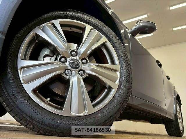 Lexus UX 2023-07 8336625-17