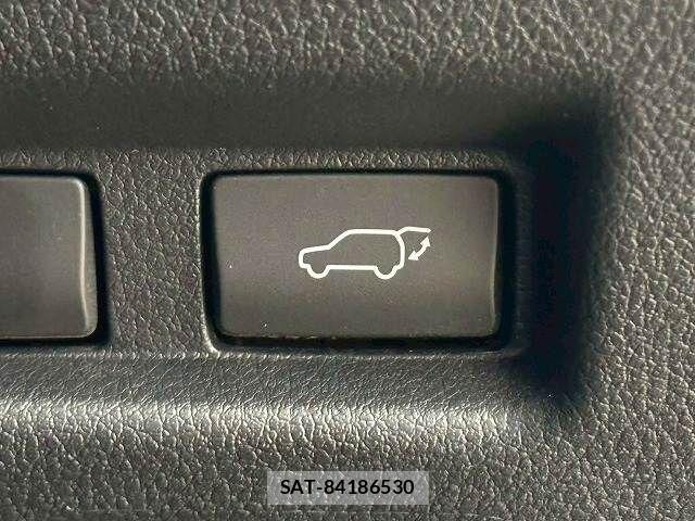 Lexus UX 2023-07 8336625-5