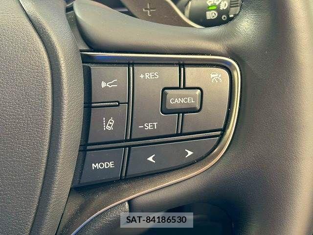 Lexus UX 2023-07 8336625-7