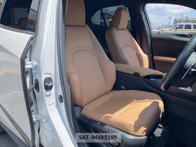 Lexus UX 2023-06 8336628-9