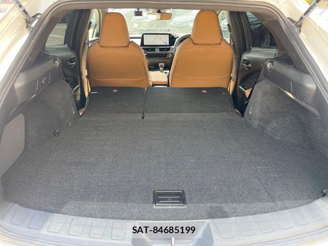 Lexus UX 2023-06 8336628-12