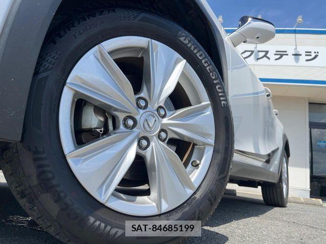 Lexus UX 2023-06 8336628-14
