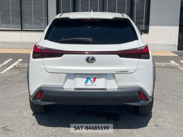 Lexus UX 2023-06 8336628-16