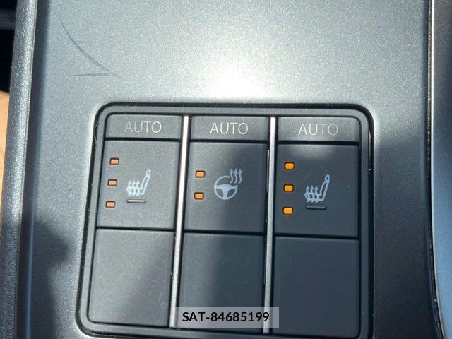 Lexus UX 2023-06 8336628-5