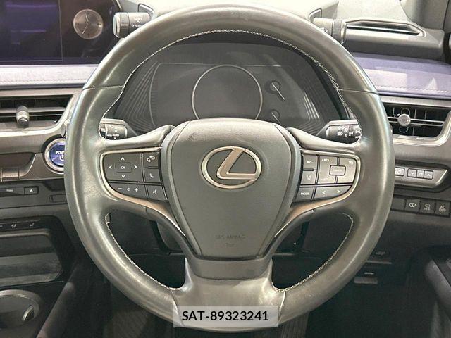 Lexus UX 2019-10 8336627-10