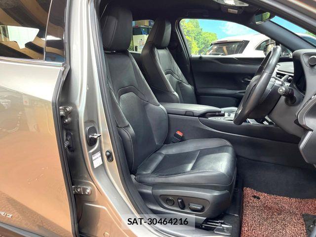 Lexus UX 2020-03 8336631-7