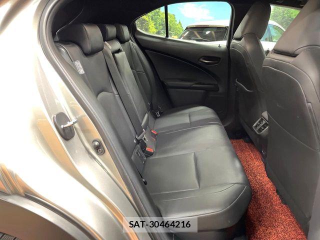 Lexus UX 2020-03 8336631-8