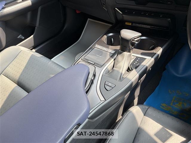 Lexus UX 2021-08 8354872-27
