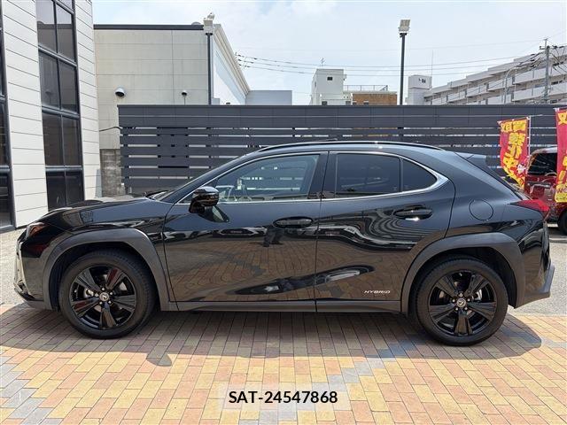 Lexus UX 2021-08 8354872-7