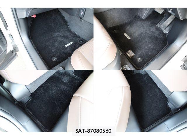 Lexus UX 2023-03 8354869-24