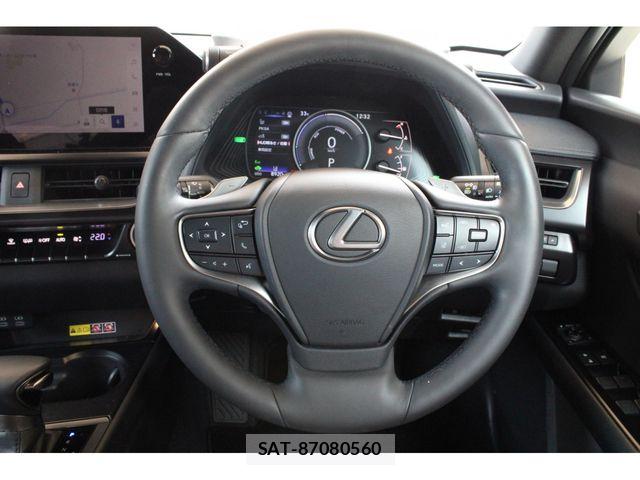 Lexus UX 2023-03 8354869-25