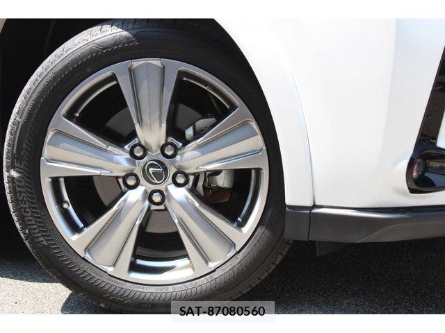 Lexus UX 2023-03 8354869-2