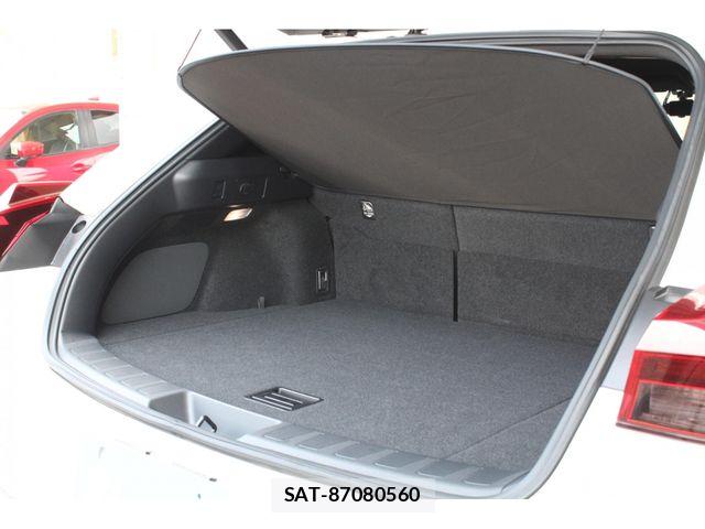 Lexus UX 2023-03 8354869-29