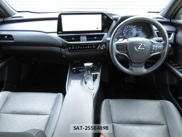 Lexus UX 2024-01 8366798-14
