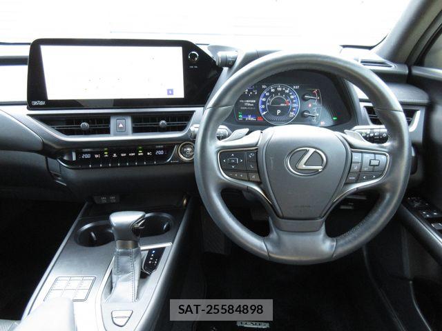 Lexus UX 2024-01 8366798-15