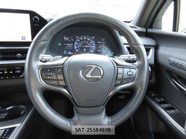 Lexus UX 2024-01 8366798-16