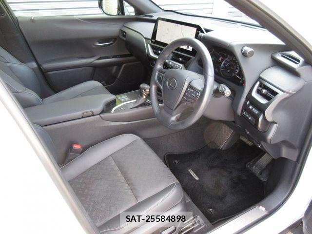 Lexus UX 2024-01 8366798-24